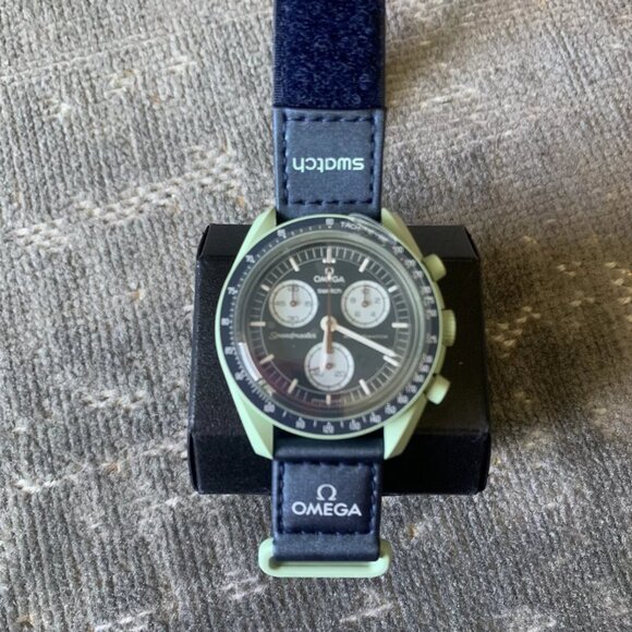 Authentic OMEGA X SWATCH Bioceramic MoonSwatch Mission to Earth Unisex Used - Picture 7 of 12